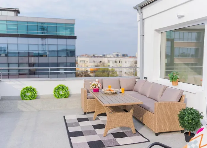 Penthouse With Huge Rooftop Terrace & City View