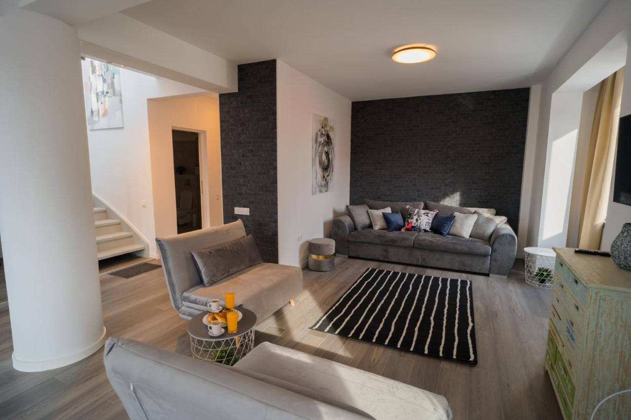 Penthouse With Huge Rooftop Terrace & View