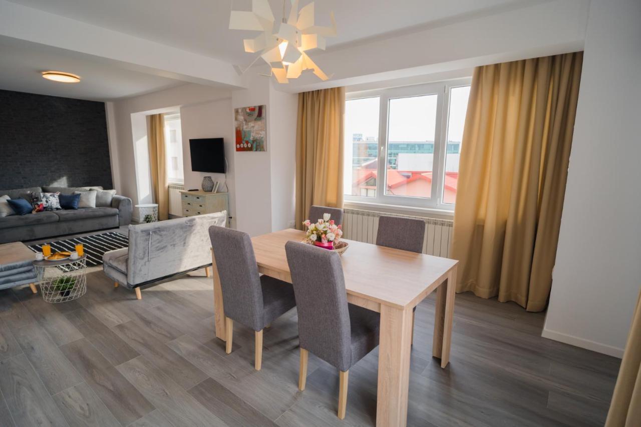 Appartement Penthouse With Huge Rooftop Terrace & View *