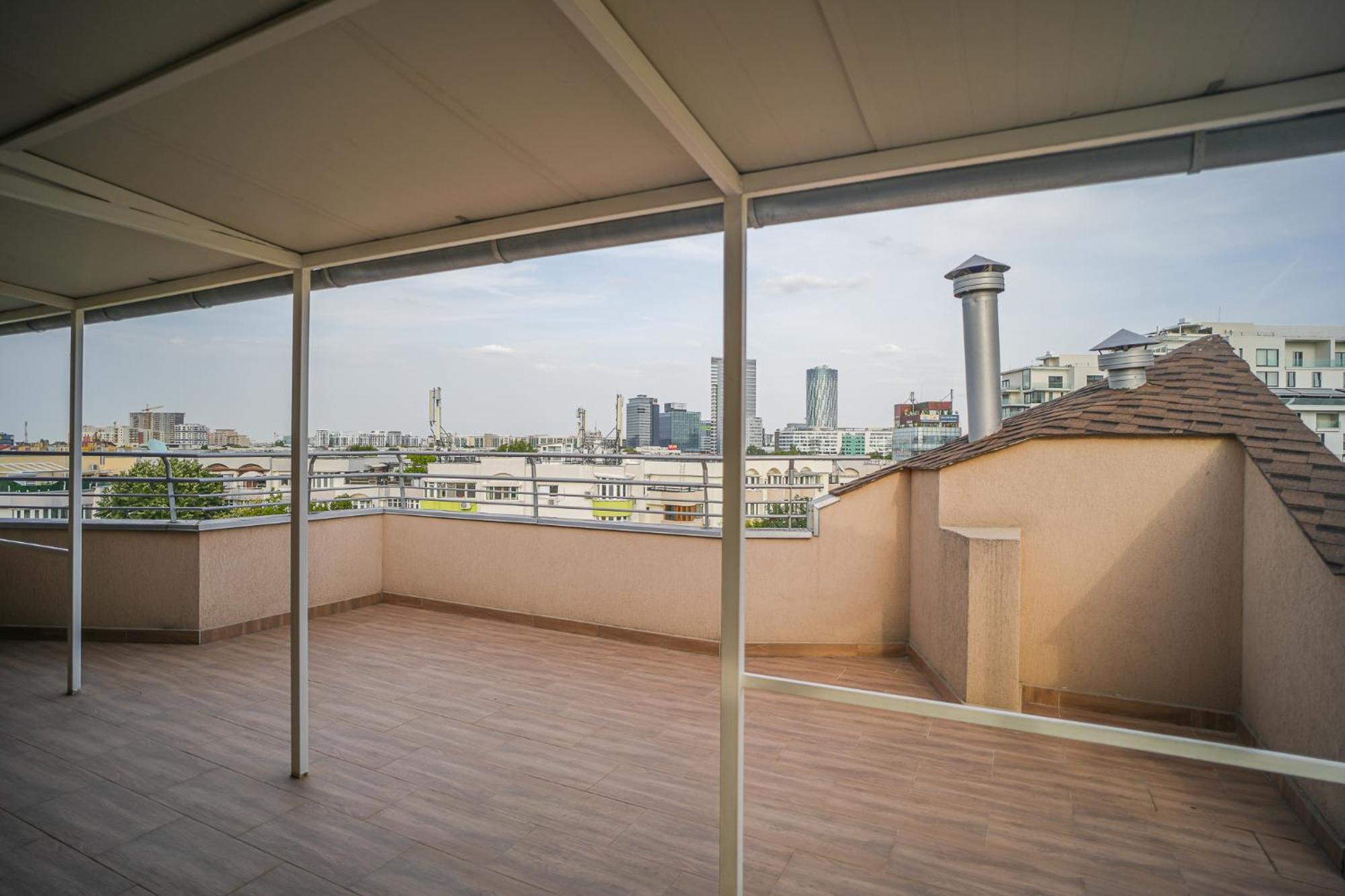 Appartement Penthouse With Huge Rooftop Terrace & View *