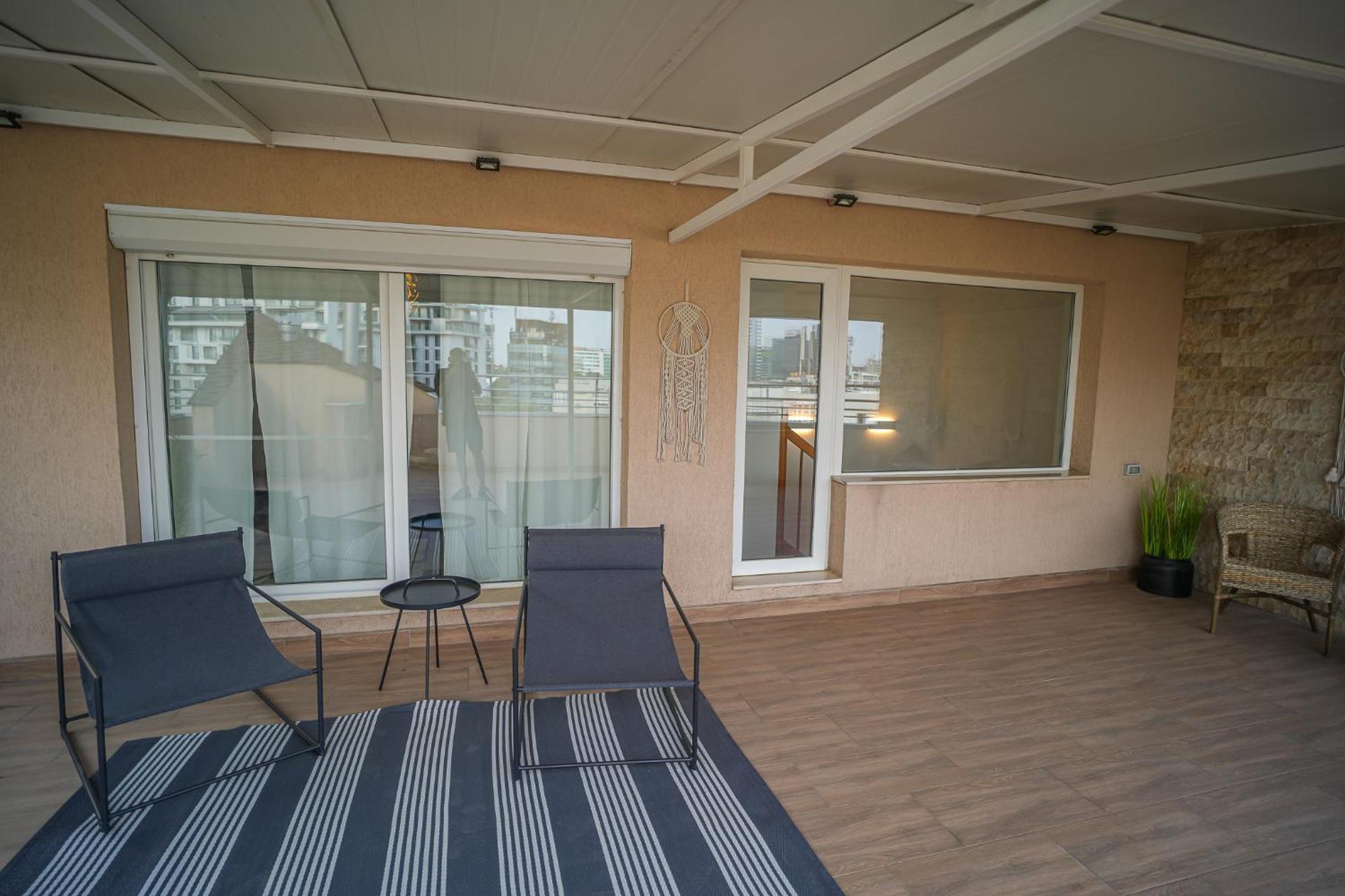 Penthouse With Huge Rooftop Terrace & View Appartement