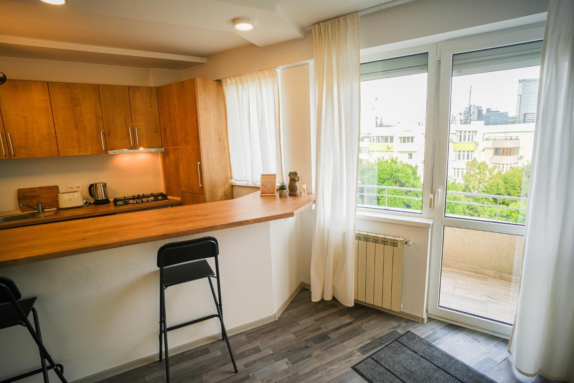 Penthouse With Huge Rooftop Terrace & View * Bucarest