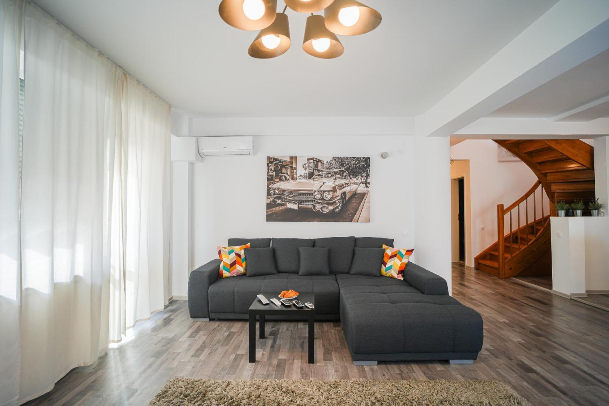 Penthouse With Huge Rooftop Terrace & View Appartement *