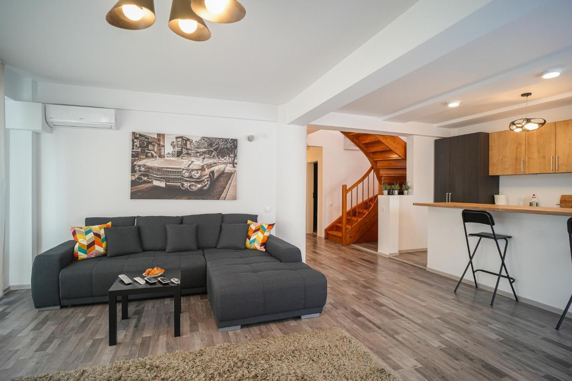 Penthouse With Huge Rooftop Terrace & View Appartement *